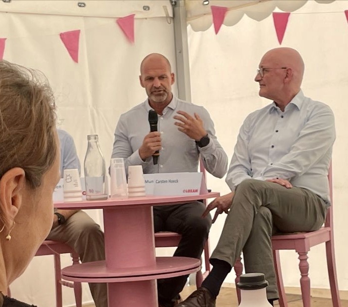 Peter Munk taler ved paneldebat